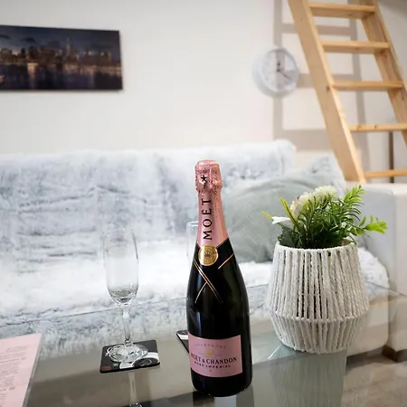 Apartamento New Stylish Place For Couple *