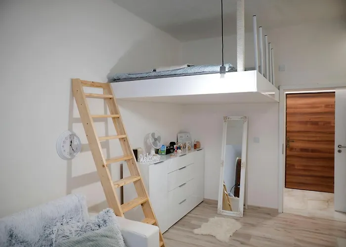 New Stylish Place For Couple Apartment *